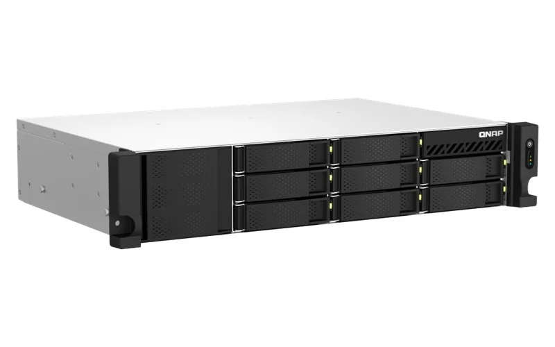 QNAP TS-873AeU-4GB Rack NAS 2U farklı açıdan görünüm